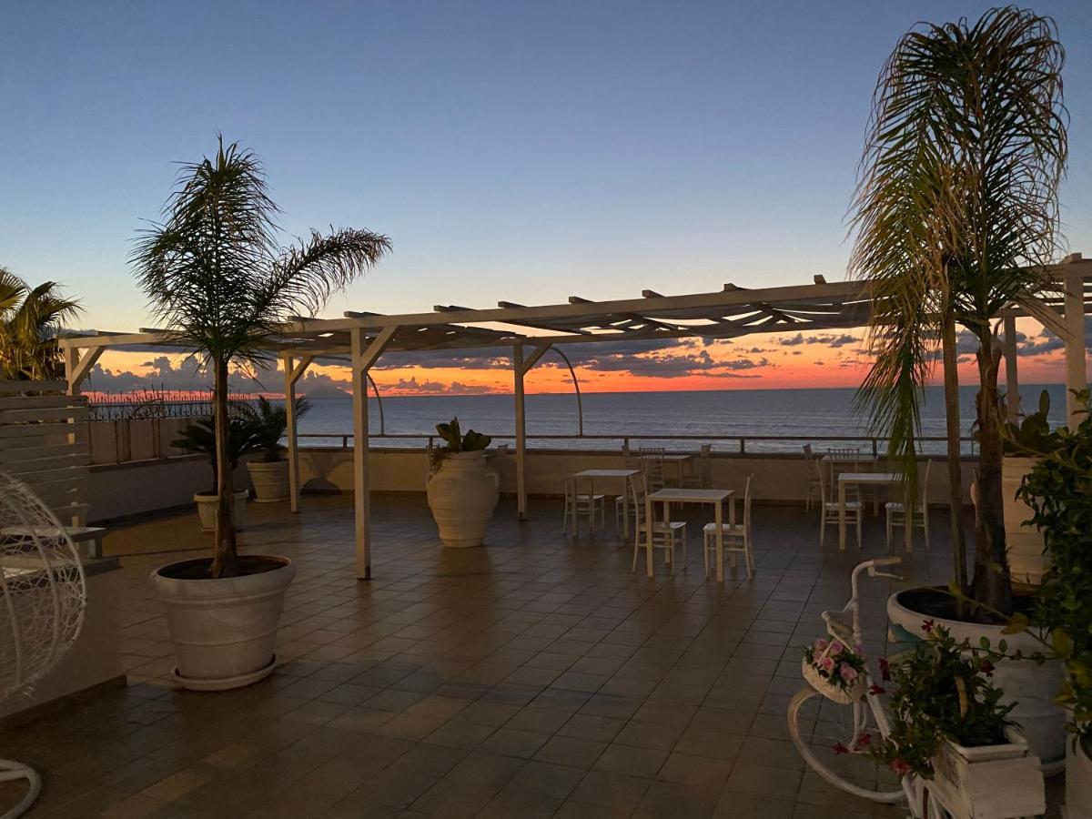 La Porta Del Mare Hotel Tropea Buitenkant foto